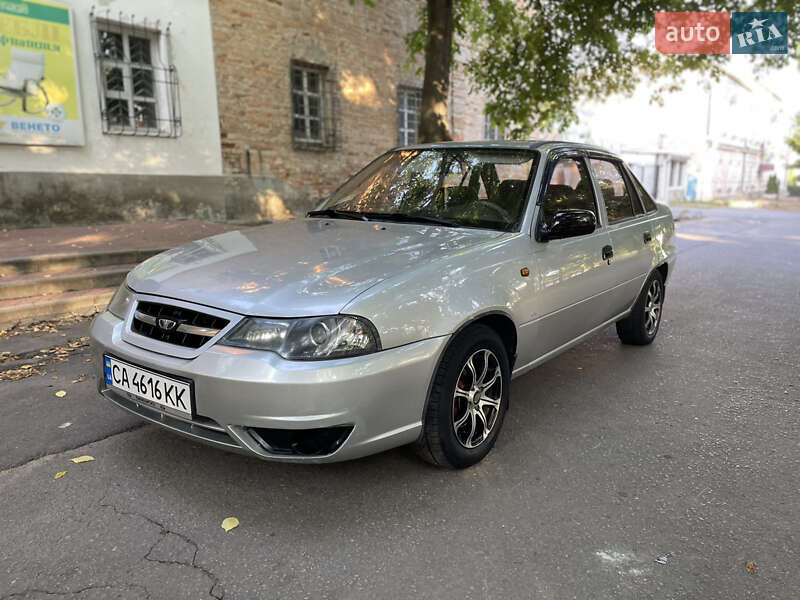 Седан Daewoo Nexia 2011 в Умани