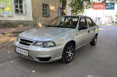 Седан Daewoo Nexia 2011 в 