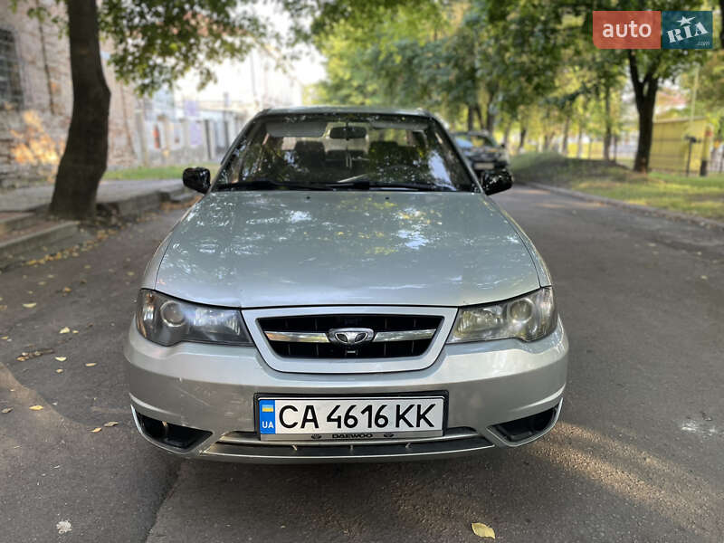 Седан Daewoo Nexia 2011 в Умани