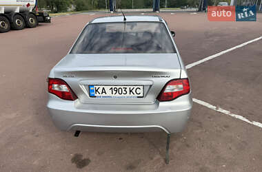 Седан Daewoo Nexia 2012 в 