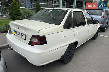 Седан Daewoo Nexia 2010 в 