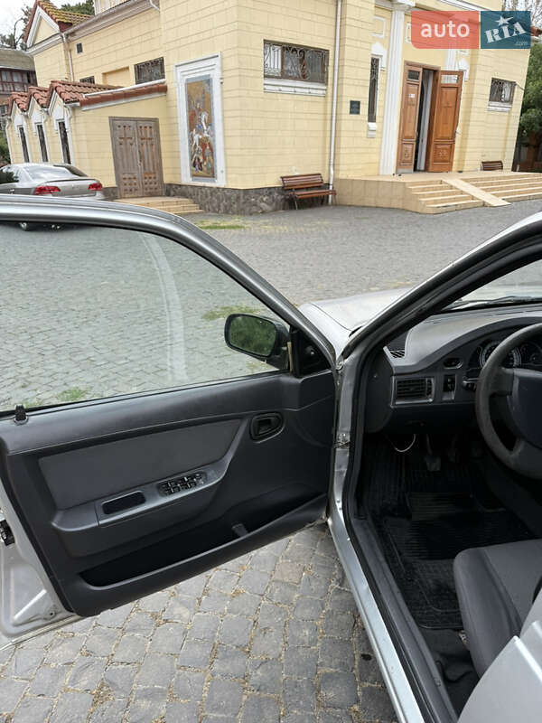 Седан Daewoo Nexia 2012 в Одессе