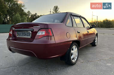 Седан Daewoo Nexia 2011 в 