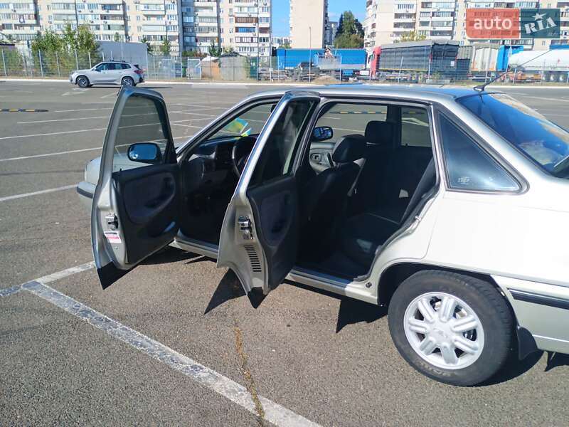 Седан Daewoo Nexia 2007 в Киеве фото 9 Седан Daewoo Nexia 2007 в Киеве