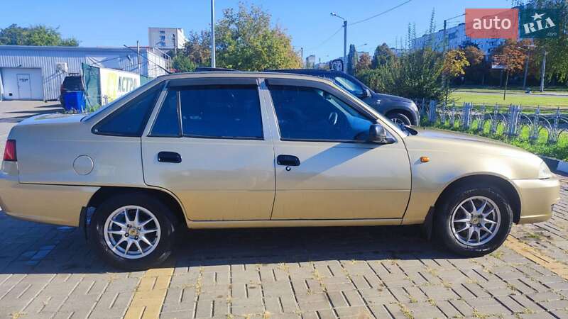 Седан Daewoo Nexia 2008 в Харькове