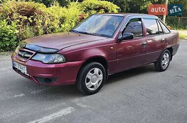 Седан Daewoo Nexia 2011 в 