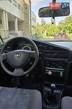Седан Daewoo Nexia 2011 в 