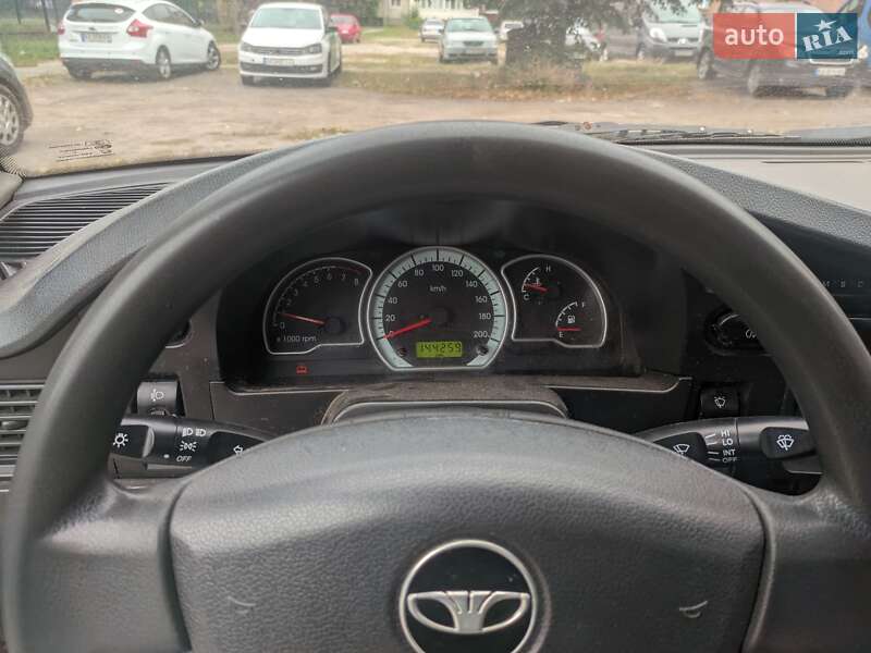 Седан Daewoo Nexia 2009 в Киеве