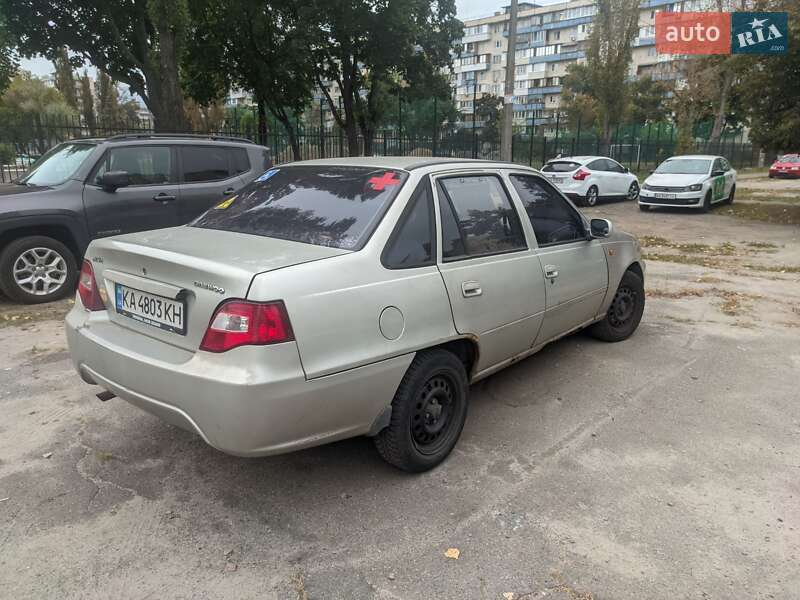 Седан Daewoo Nexia 2009 в Киеве