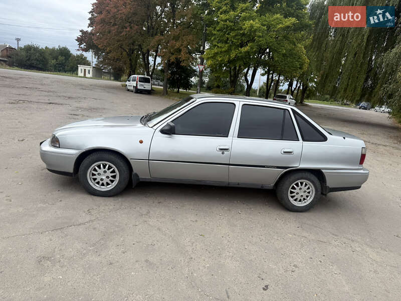 Седан Daewoo Nexia 1995 в Жмеринке