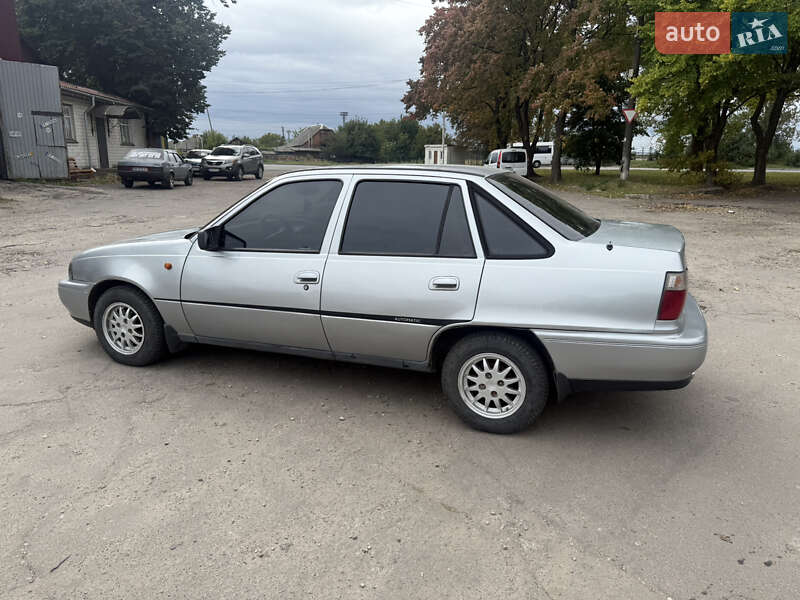 Седан Daewoo Nexia 1995 в Жмеринке