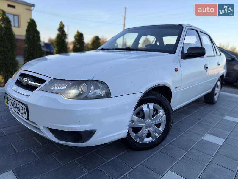 Седан Daewoo Nexia 2011 в Дрогобыче