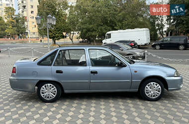Седан Daewoo Nexia 2012 в 
