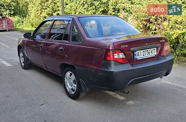 Седан Daewoo Nexia 2011 в 