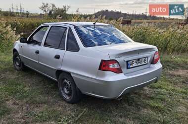 Седан Daewoo Nexia 2011 в 