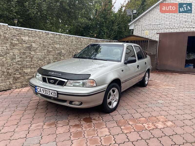 Седан Daewoo Nexia 2008 в 