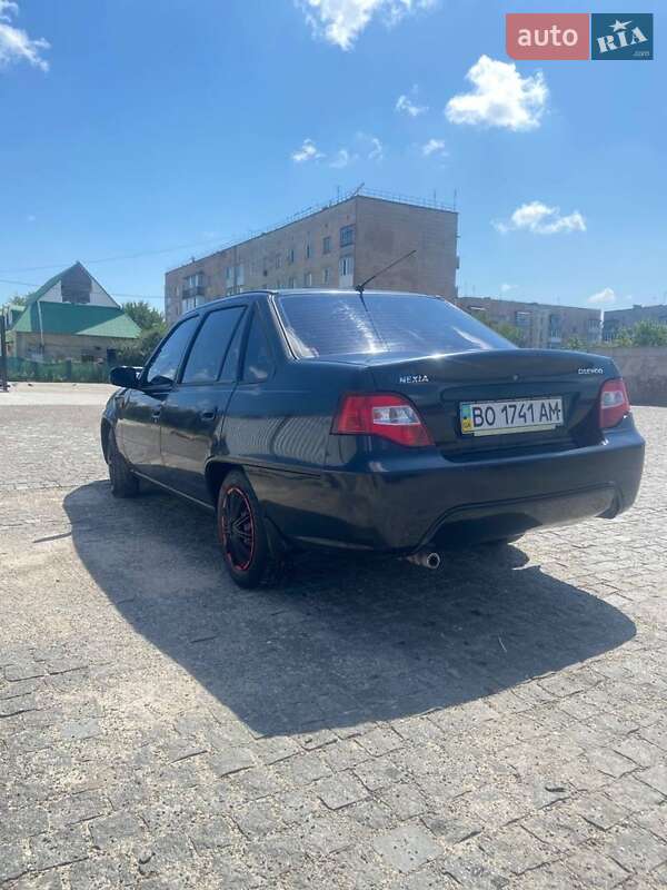 Седан Daewoo Nexia 2008 в Кременце