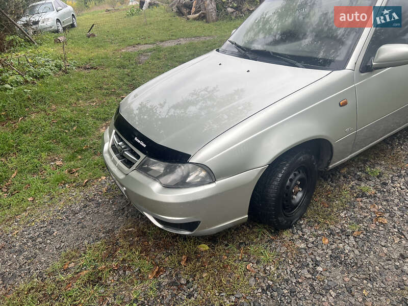 Седан Daewoo Nexia 2008 в Киеве