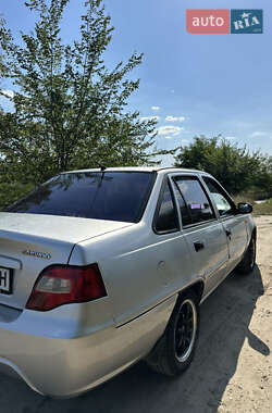 Седан Daewoo Nexia 2012 в 