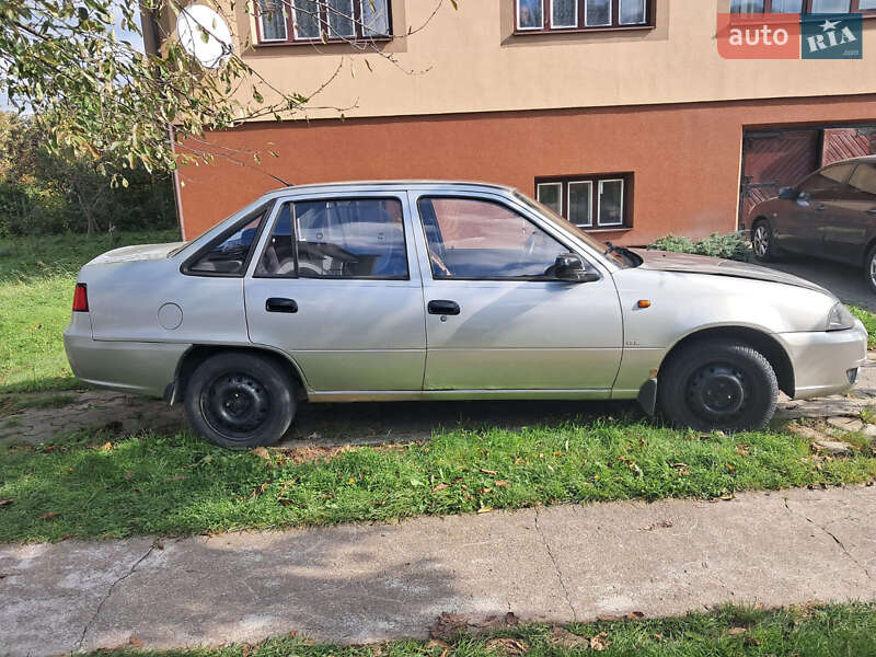 Седан Daewoo Nexia 2009 в Сколе