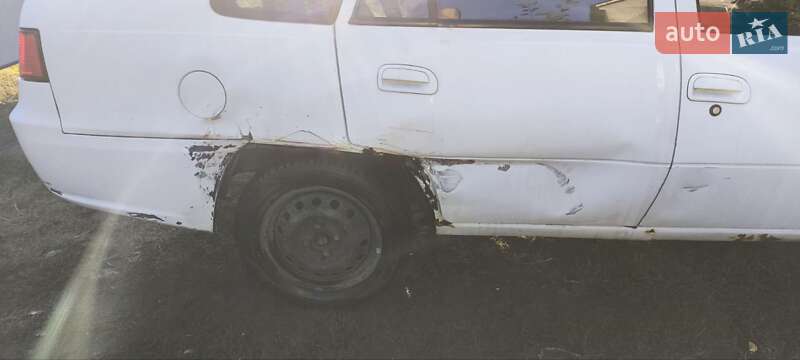 Седан Daewoo Nexia 2010 в Смілі