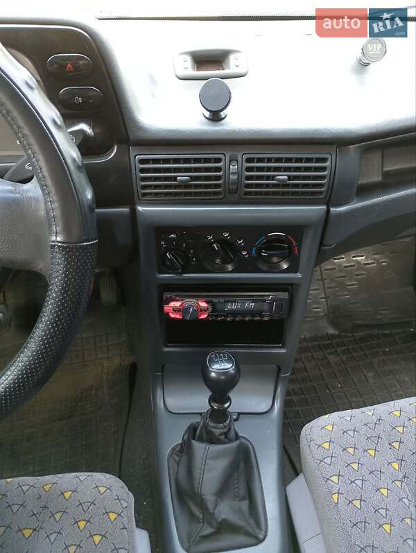 Седан Daewoo Nexia 2006 в Житомире