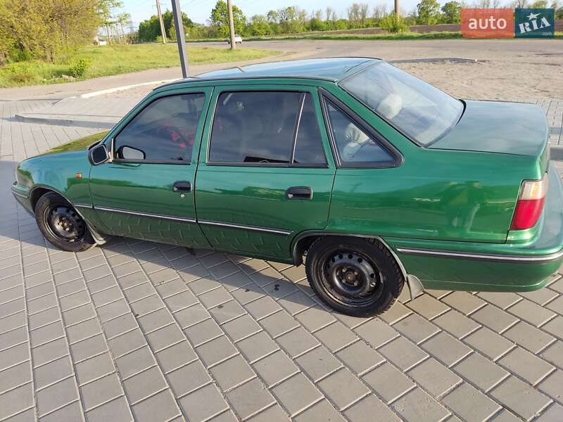 Седан Daewoo Nexia 2003 в Черкасах