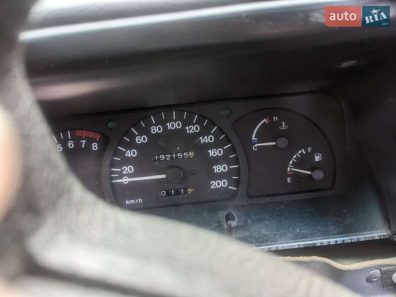 Седан Daewoo Nexia 1996 в Львове