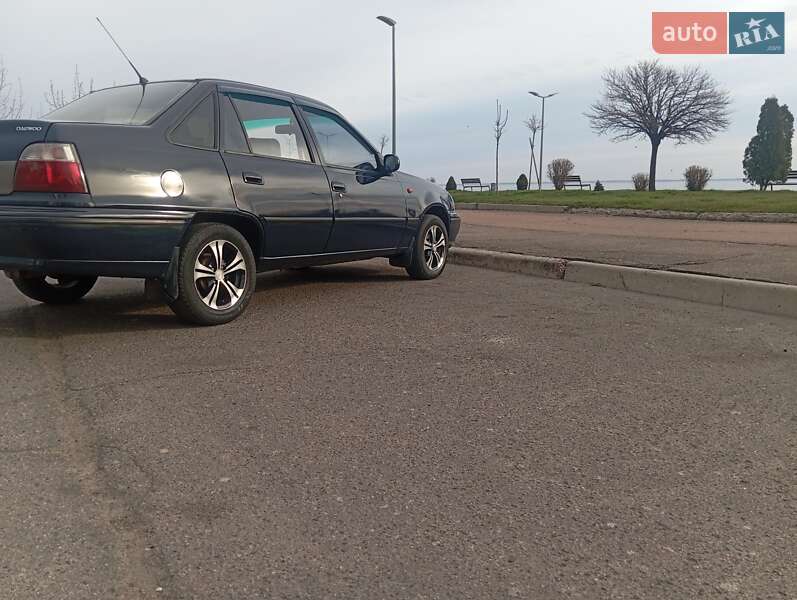 Седан Daewoo Nexia 2005 в Черкасах