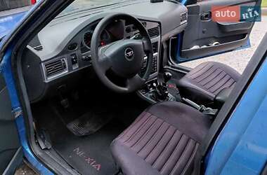 Седан Daewoo Nexia 2011 в 