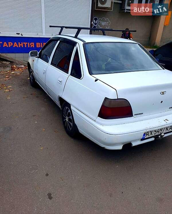 Седан Daewoo Nexia 1997 в Золочеве