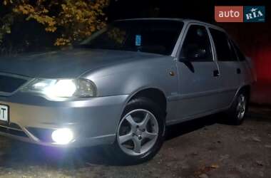 Седан Daewoo Nexia 2011 в Люботине