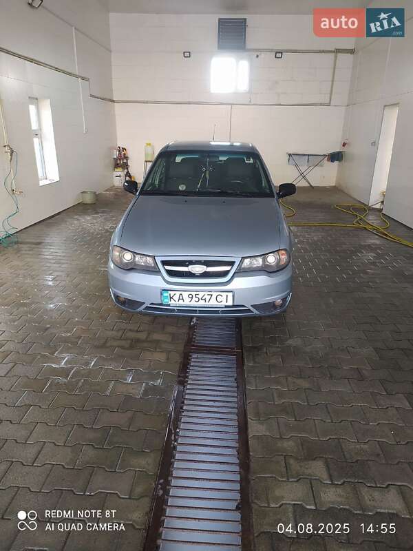 Седан Daewoo Nexia 2012 в 