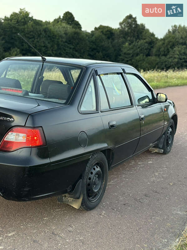 Седан Daewoo Nexia 2009 в Овруче