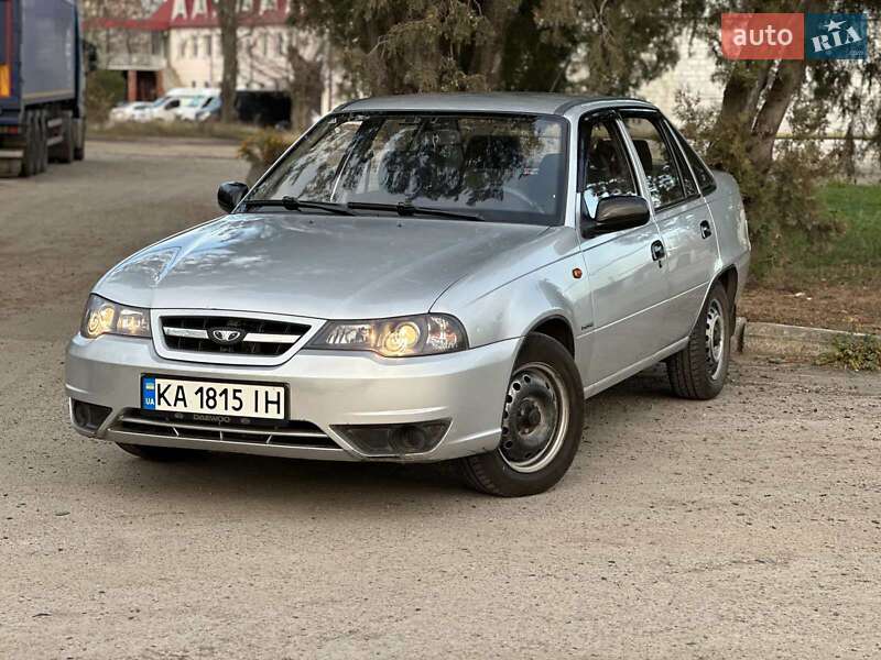 Седан Daewoo Nexia 2011 в Дніпрі