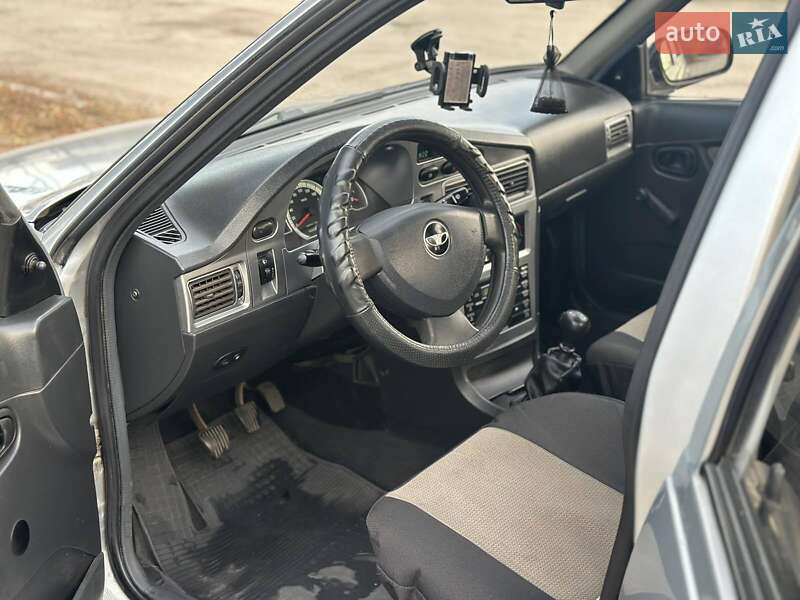 Седан Daewoo Nexia 2011 в Дніпрі