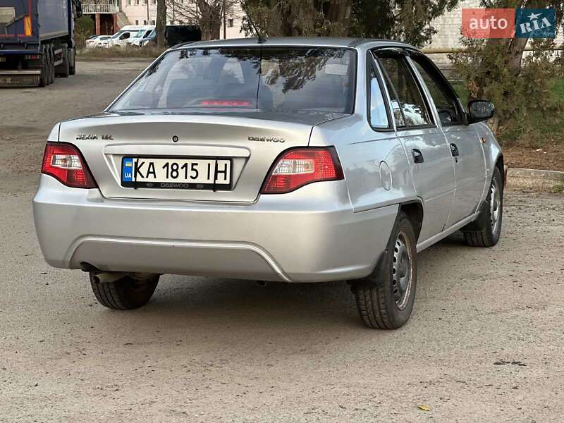 Седан Daewoo Nexia 2011 в Дніпрі