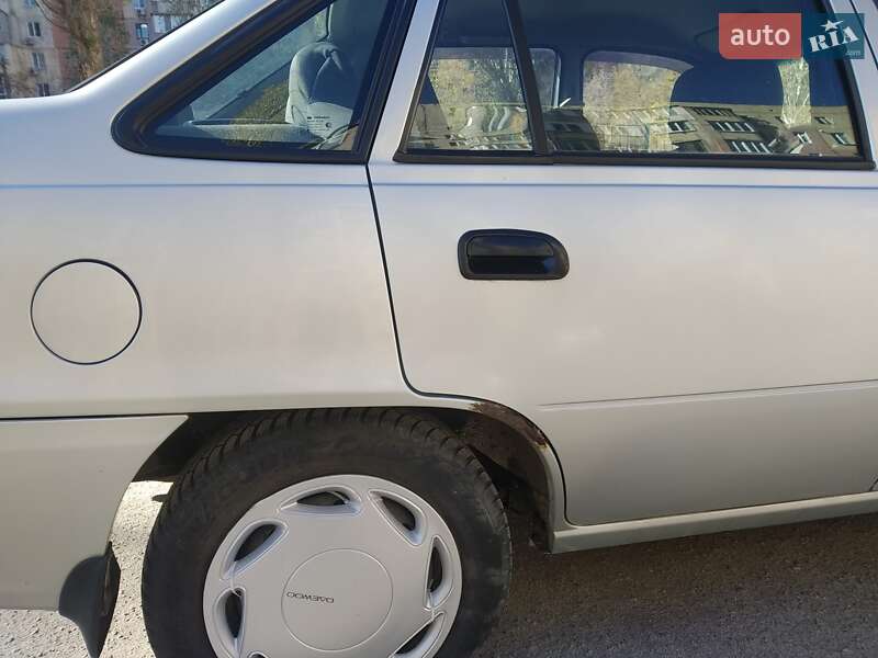 Седан Daewoo Nexia 2008 в Николаеве