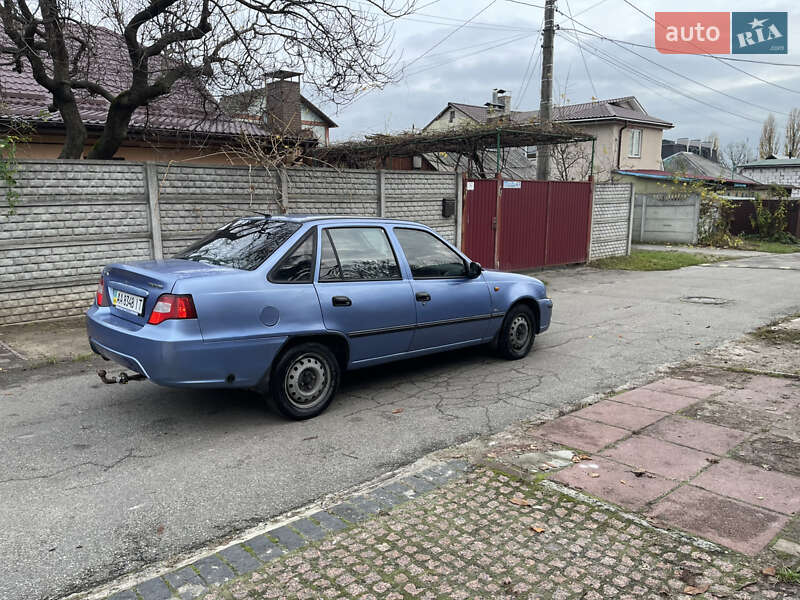 Седан Daewoo Nexia 2008 в Киеве