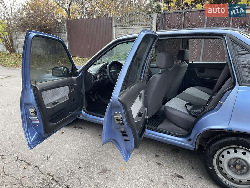 Седан Daewoo Nexia 2008 в Киеве