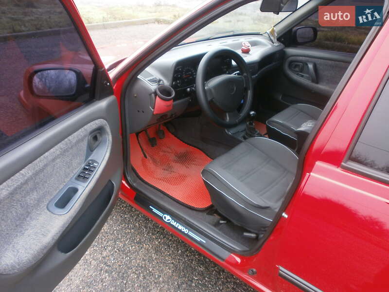 Седан Daewoo Nexia 2007 в Черкасах