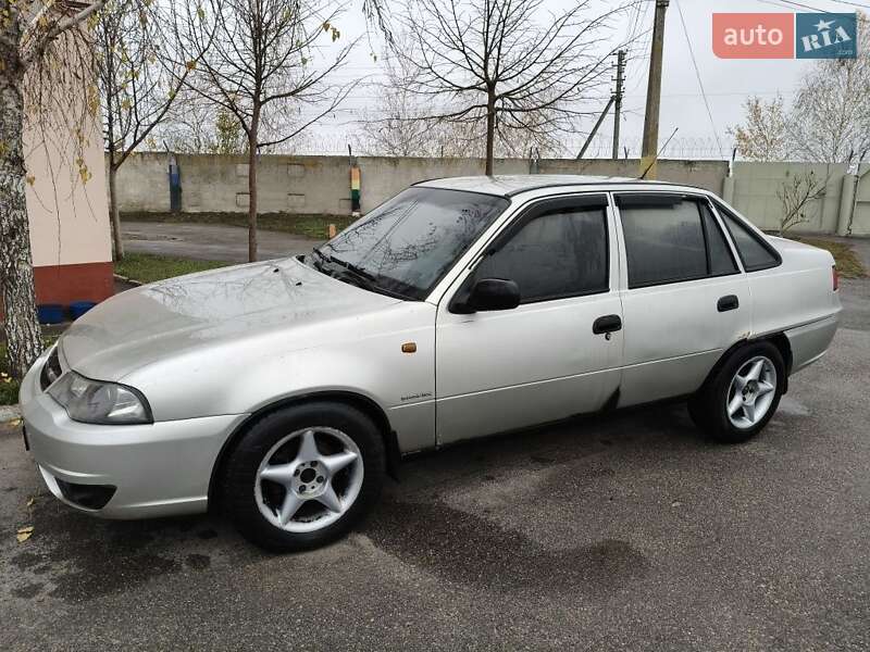 Седан Daewoo Nexia 2008 в Новомосковске