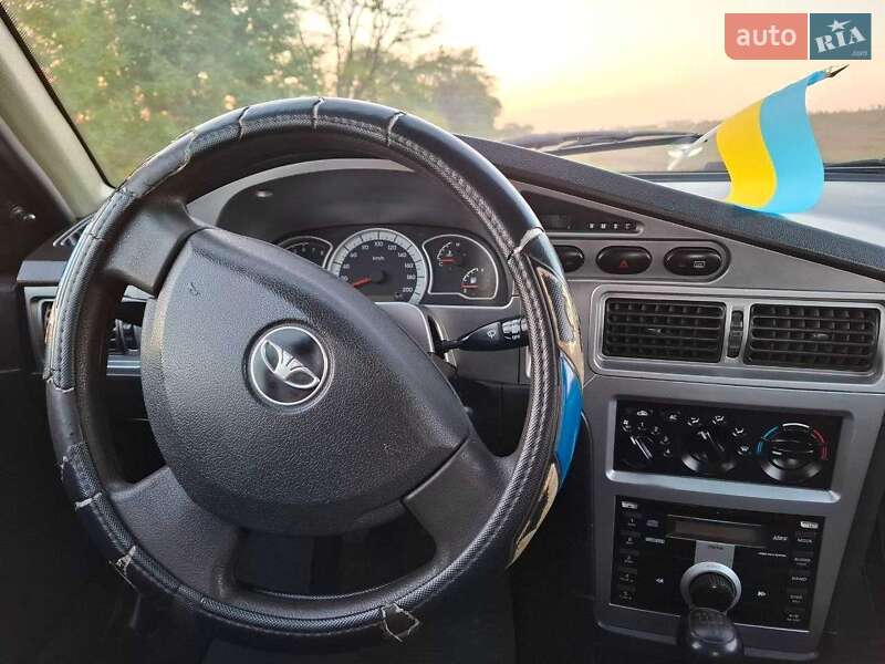 Седан Daewoo Nexia 2008 в Широком