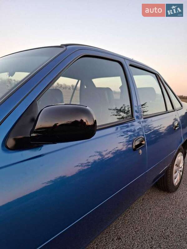 Седан Daewoo Nexia 2008 в Широком