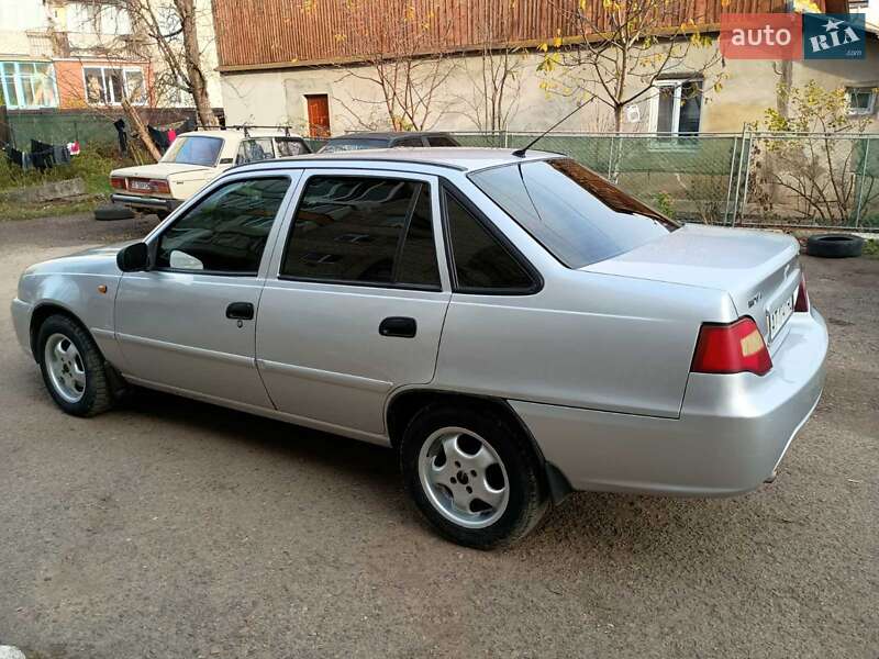 Седан Daewoo Nexia 2012 в Коломиї