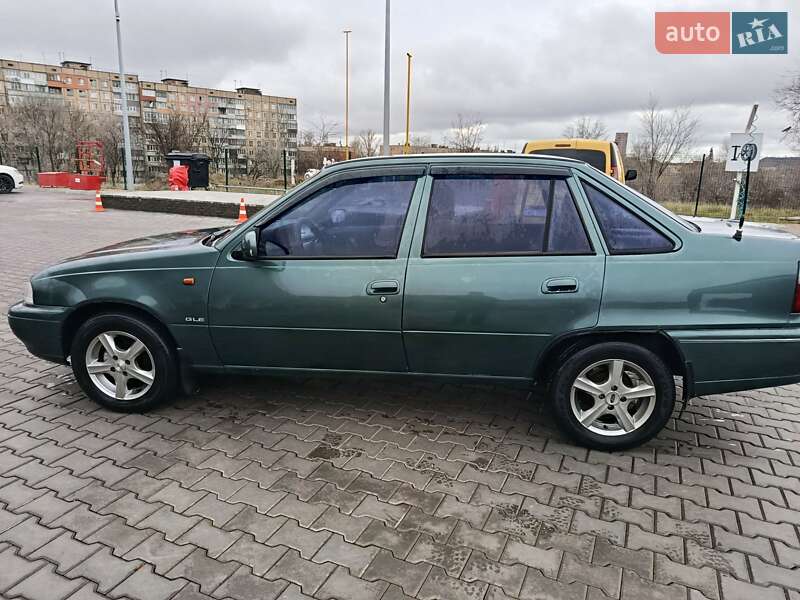 Седан Daewoo Nexia 1997 в Кривом Роге
