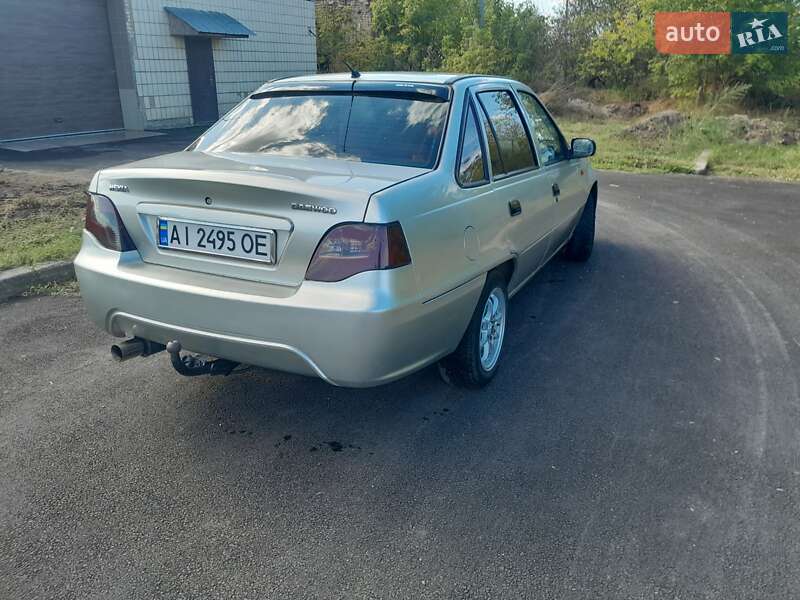 Седан Daewoo Nexia 2008 в Богуславе