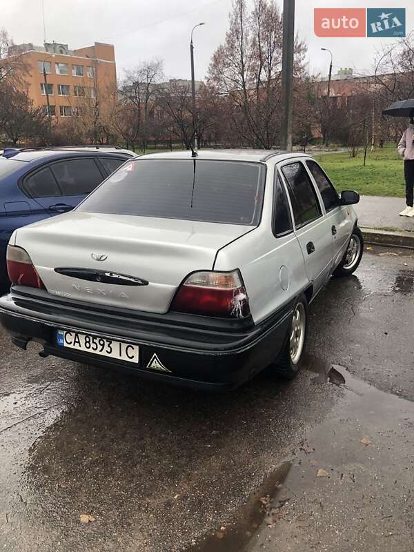 Седан Daewoo Nexia 2008 в Черкасах