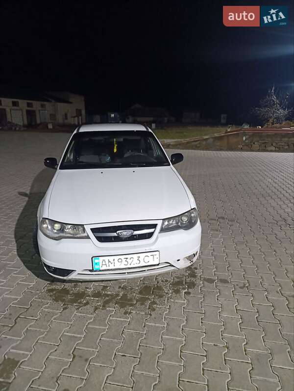 Седан Daewoo Nexia 2012 в Житомире