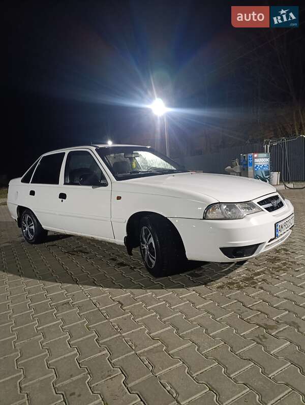 Седан Daewoo Nexia 2012 в Житомире